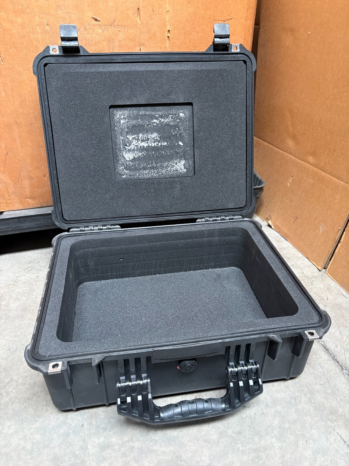 Pelican 1550 Protector Case | 20.66 x 17.2 x 8.4 in | iM2450 Equiv