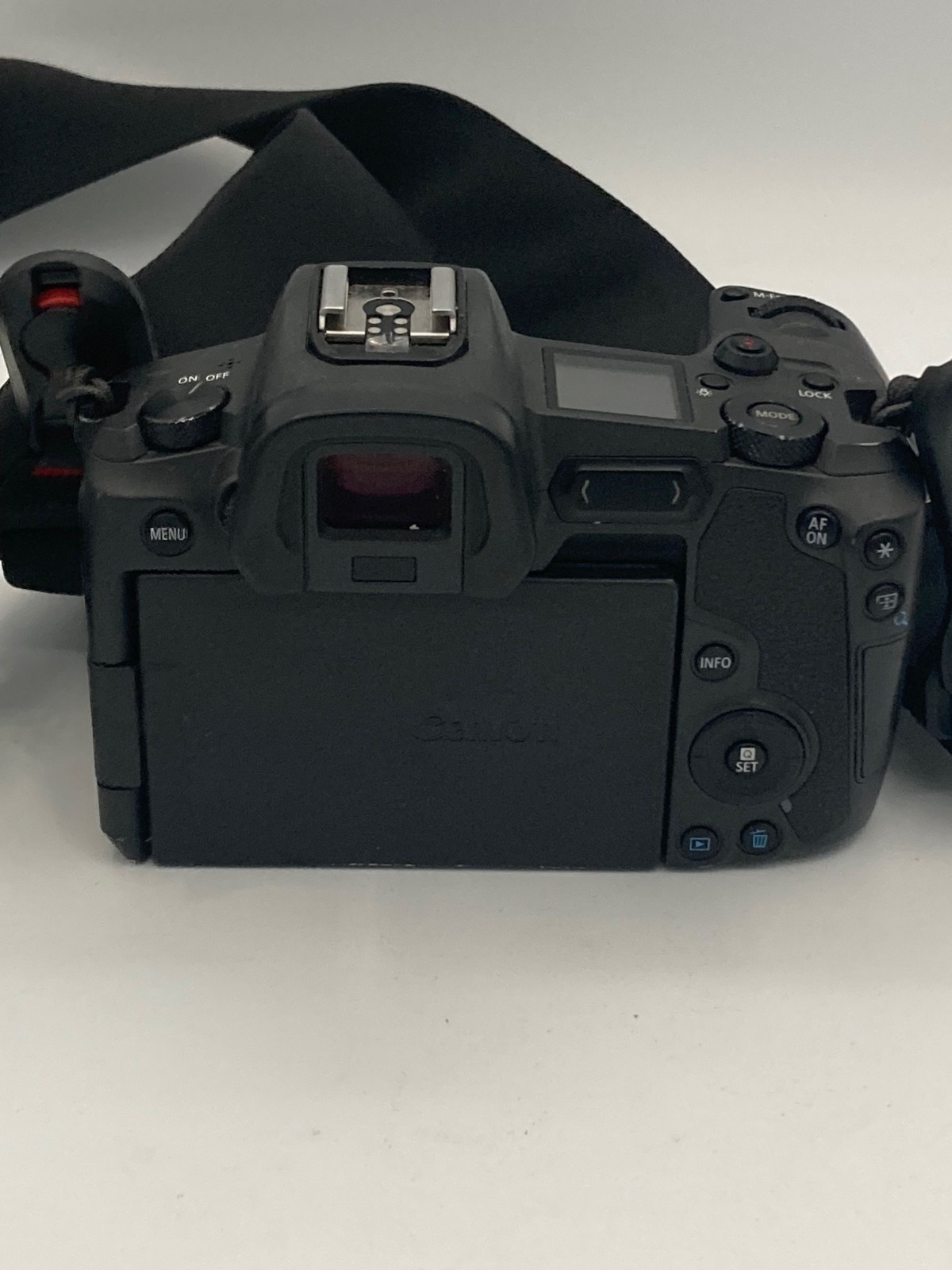 Canon EOS R Mirrorless Digital Camera Body 512GB SD Card Battery Charger Strap
