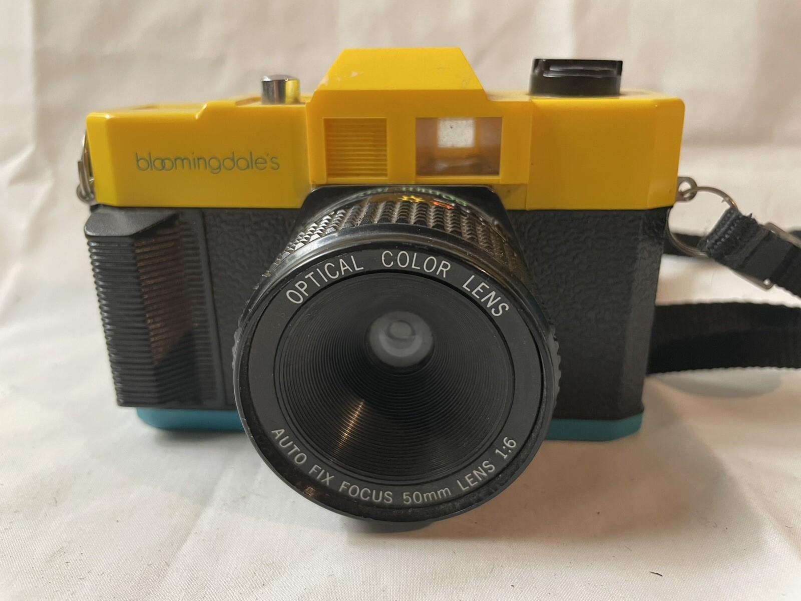 Vintage Bloomingdale’s A3000-35mm Fix Focus 50mm 1:16 Good Condition