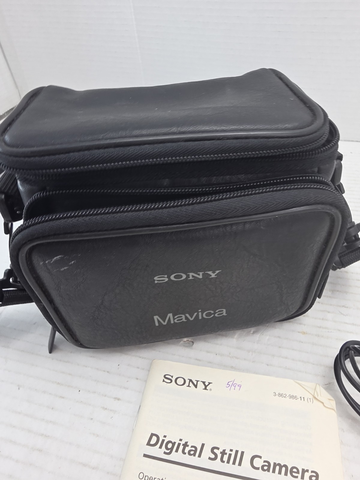 Sony Mavica MVC-FD71 10x Optical Zoom Digital Camera No Charger Untested