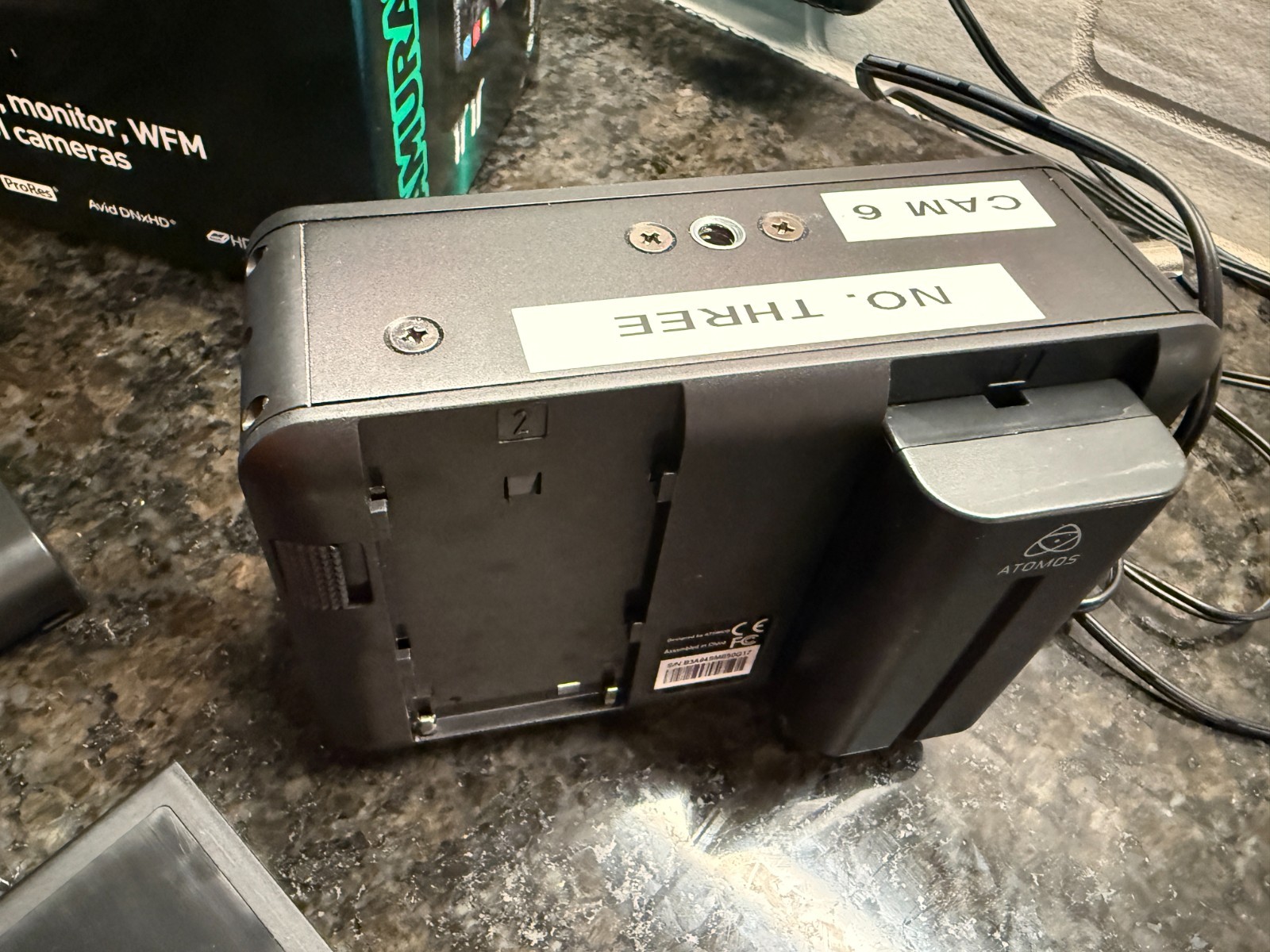 Atomos Samurai Blade 5″ SDI Monitor, Drive, AC DC-Battery Adapter, Battery