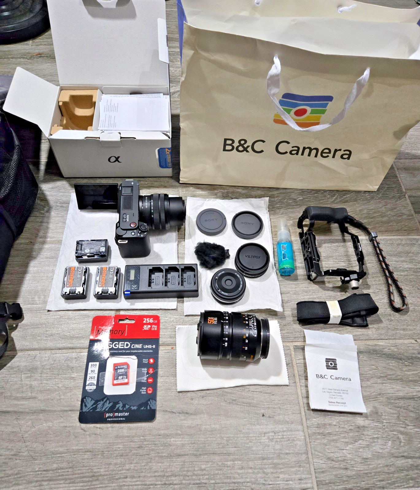 Sony ZV-E1 Kit + 28-60mm Lens, Cage, 3 Batteries, 256GB Card, Backpack