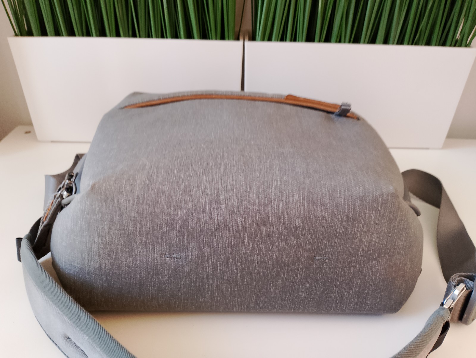Peak Design Everyday Sling – 6L | Ash | Sling or ShoulderCarry. Excellent!