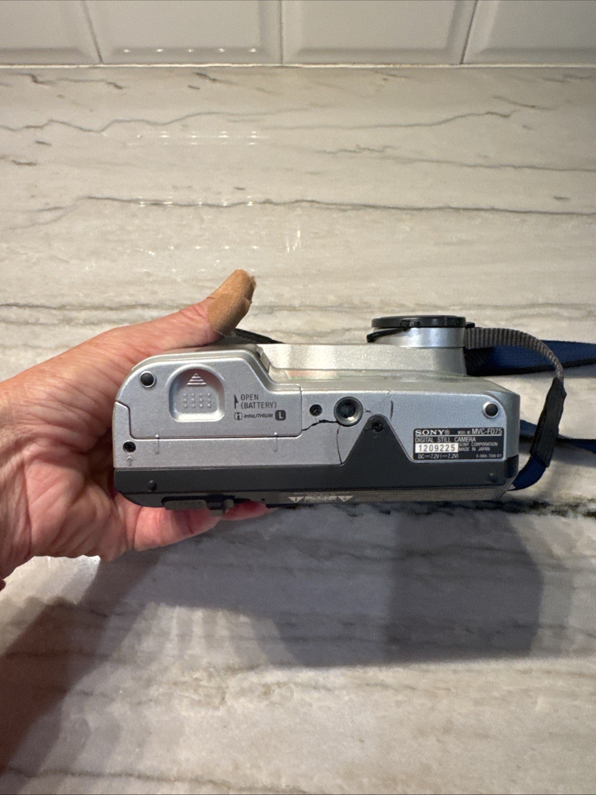 Sony FD Mavica MVC-FD75 Digital Still Camera Tested Working Silver Floppy Disk