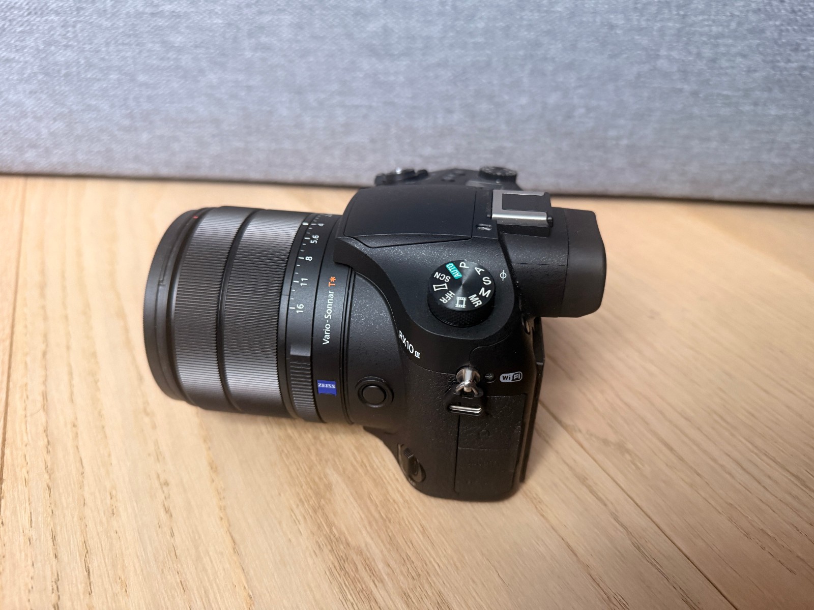 Sony DSC RXiii Digital Camera 20.1MP. 4K Working. Excellent. Accessories.