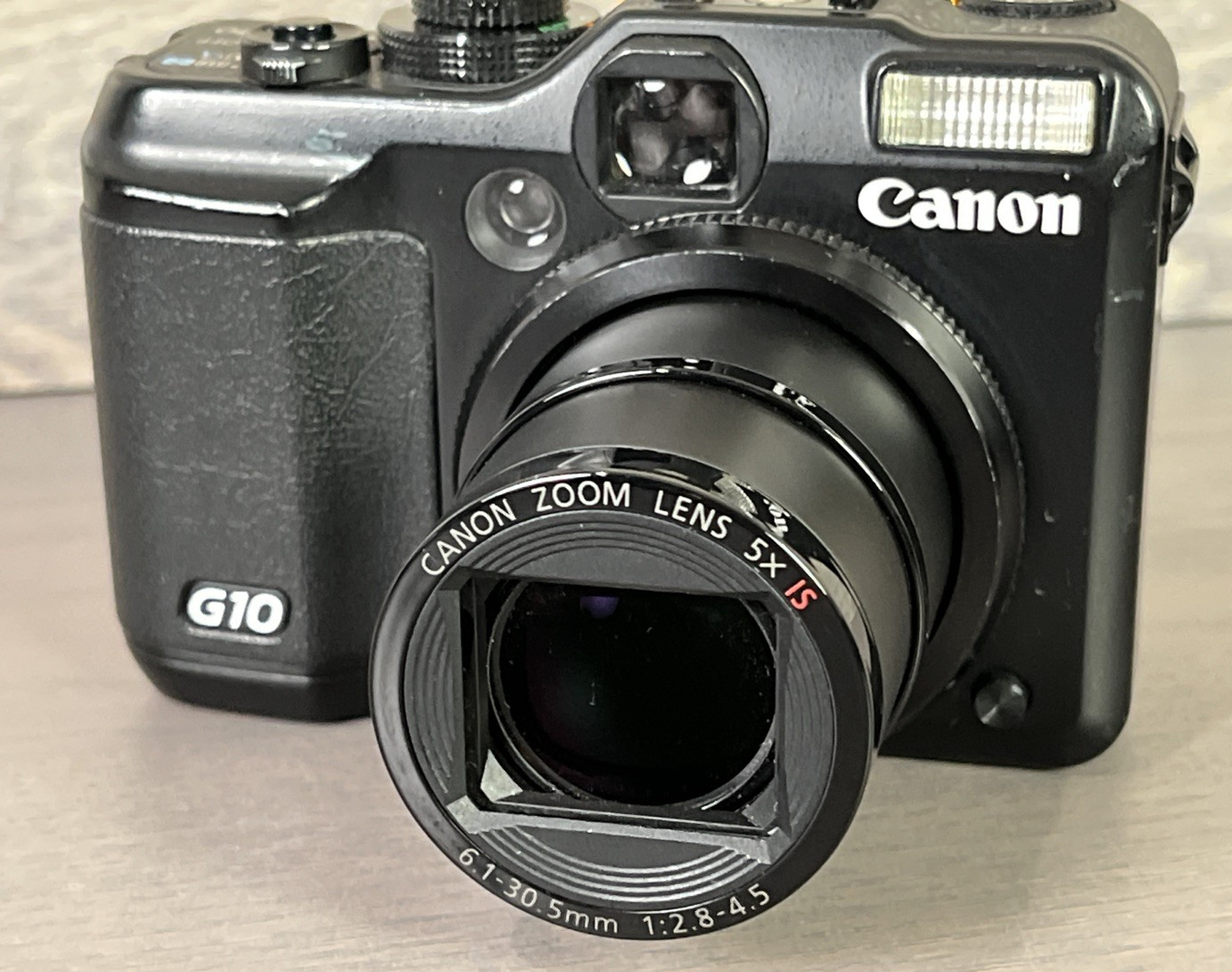 Canon PowerShot G10 Camera Bundle 2 Batteries, 32gb Sd card, Charger, Case