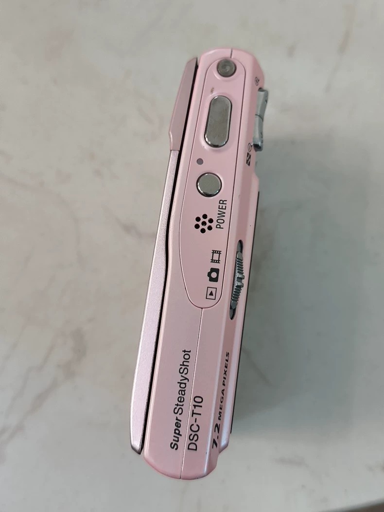 Sony Cyber-shot DSC-T10 7.2MP 3x Optical Zoom Digital Camera Pink