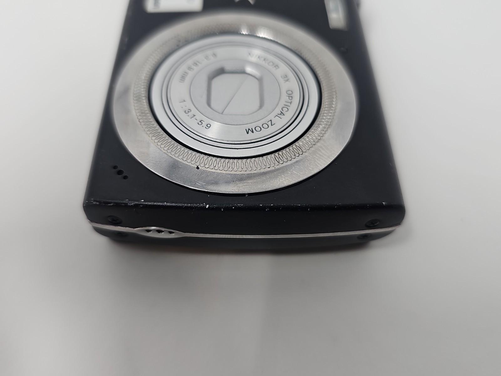 Nikon COOLPIX S230 10.0MP Digital Camera Touchscreen ,battery, SD Tested Working