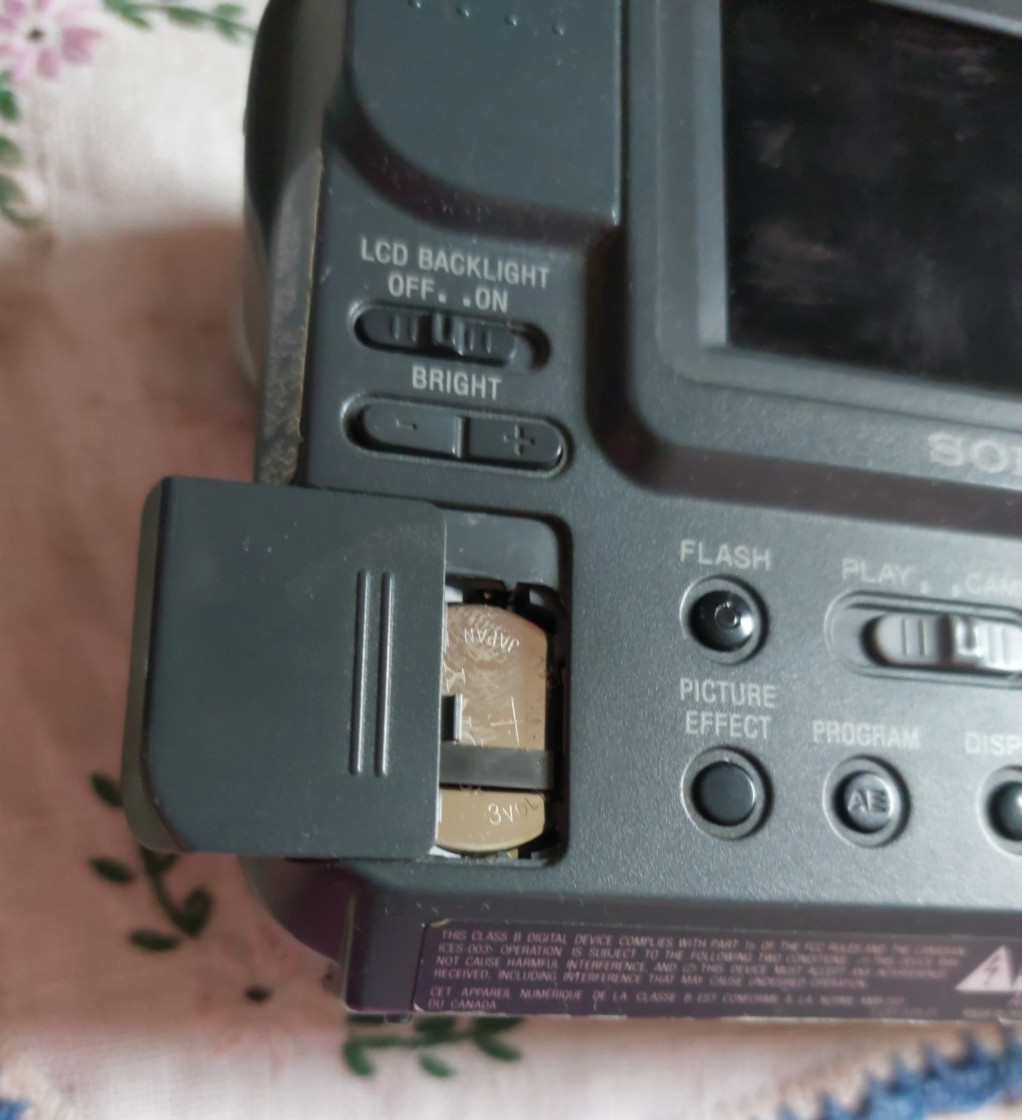 Digital Camera Sony Mavica MVC-FD71 Retro 3.5″ Floppy Disc UNTESTED parts only