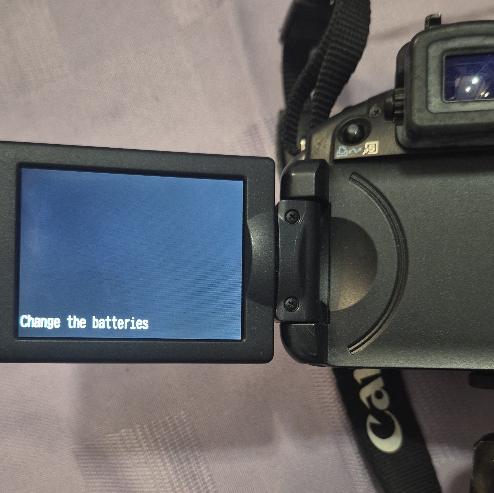 Canon PowerShot S5 IS 8MP Point & Shoot Black 12x Zoom IS Flash 2.5in USB