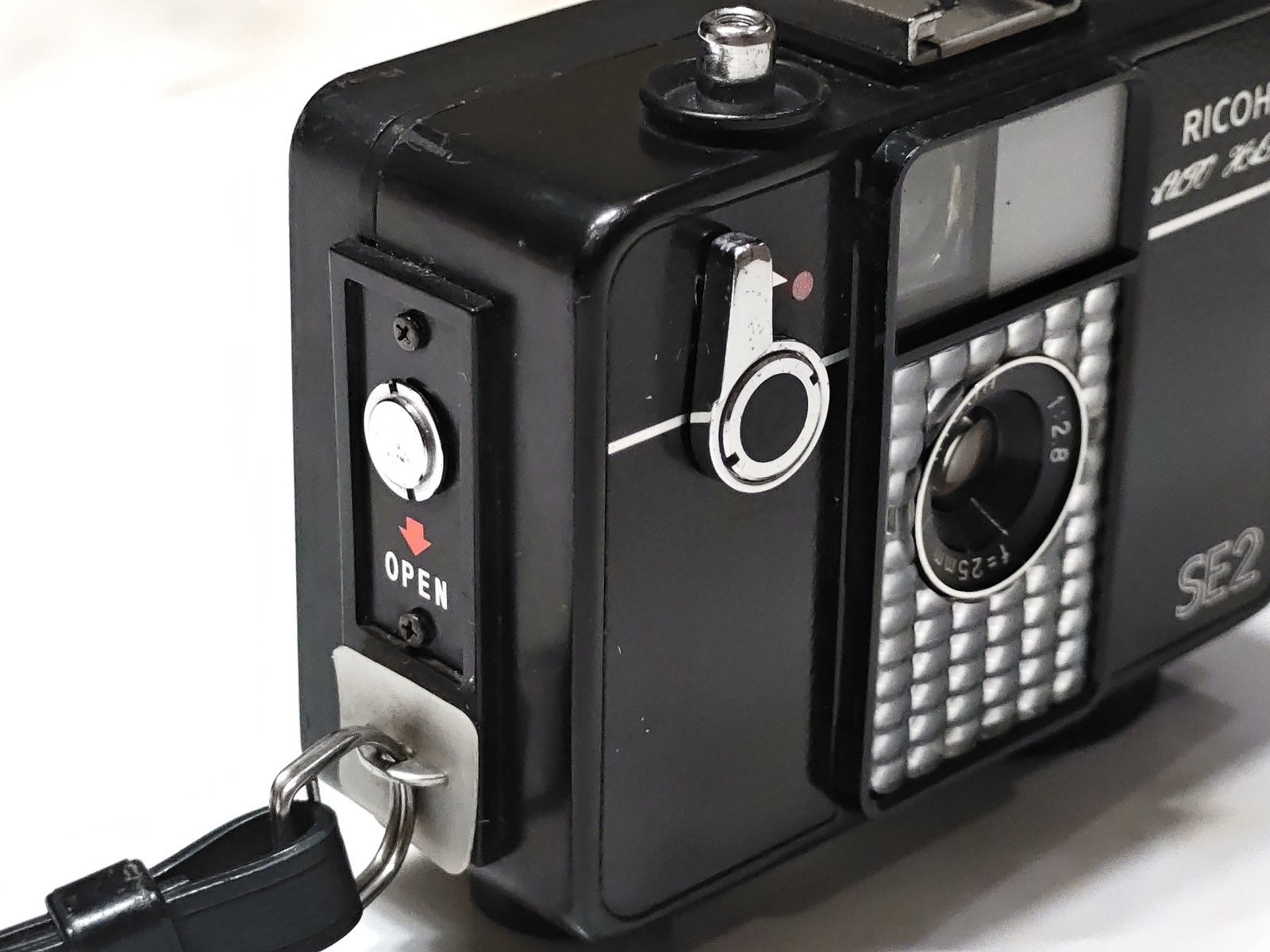 Ricoh Auto Half SE2 Half Frame Film Camera Auto Exposure – Black