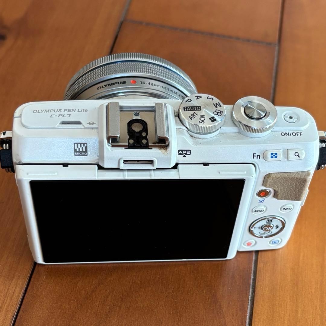 Olympus PEN Lite E-PL7 Mirrorless Camera White 14-42mm Lens Kit Very Good JP
