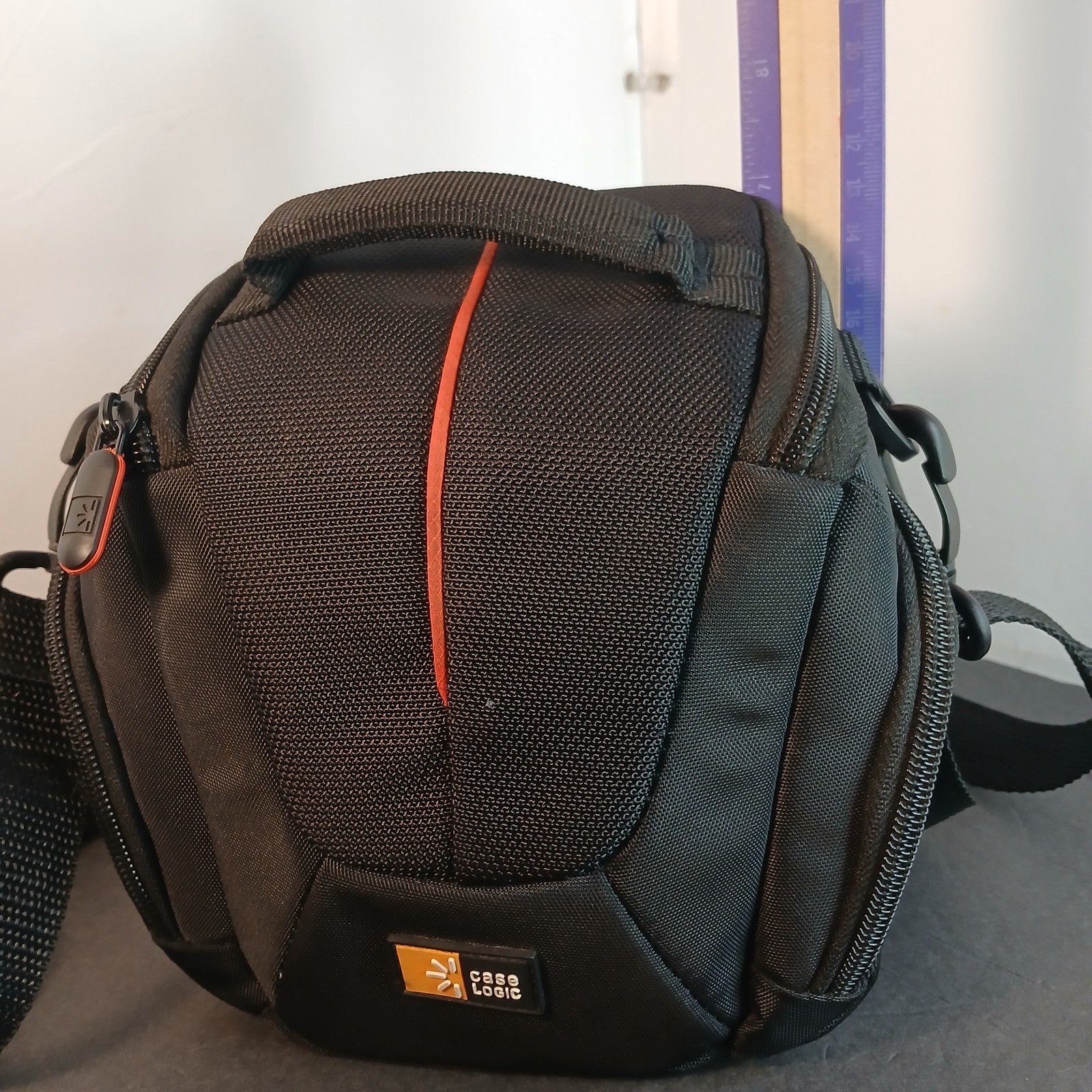 Case Logic Padded Camera Carry Shoulder Bag Belt Loop & Accessory Compartments