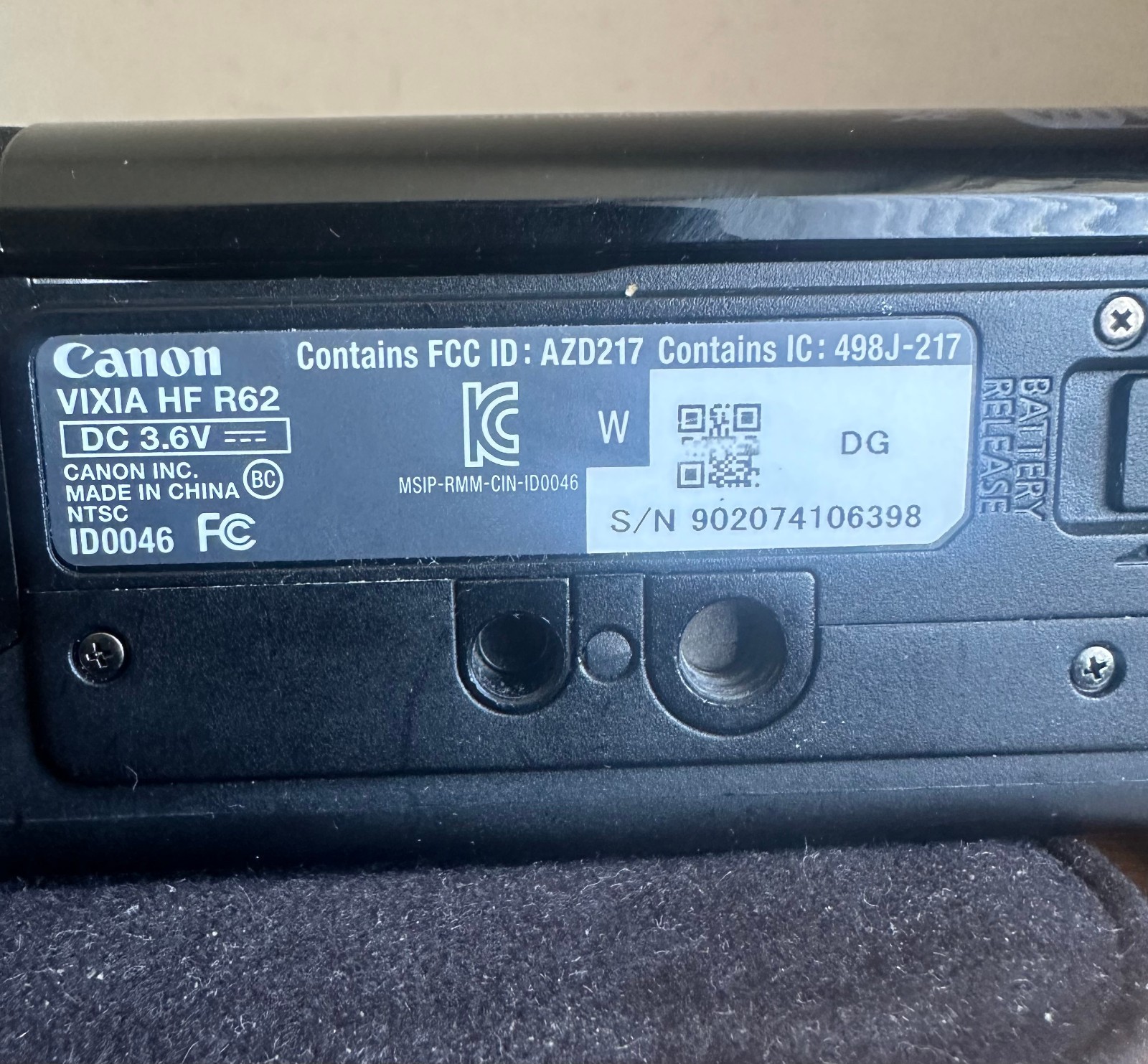 Canon Vixia HF R62 Full HD 3.2MP CMOS 32x Optical Zoom Video Handycam Camcorder