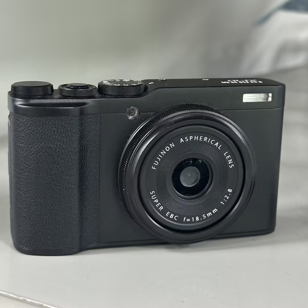 Fujifilm Fuji XF10 24.2 MP Digital Camera English Black – English 95%NEW