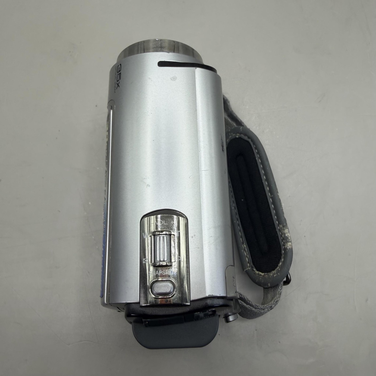 JVC Everio GZ-MG330HU Camcorder 35x Zoom 30GB HDD MicroSD Silver Charger TESTED