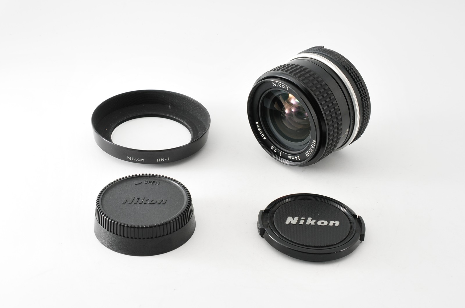 Near MINT Nikon Ai Nikkor 24mm f/2.8 MF Manual Focus Wide Angle Lens Hood JAPAN