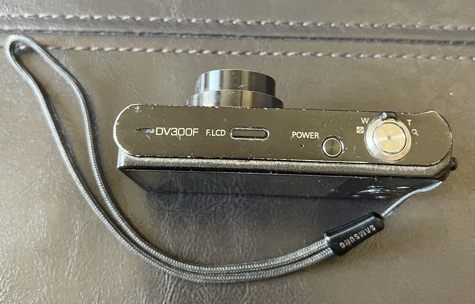 Samsung DV300F Compact Digital Camera 16.1MP 5X PLEASE READ FOR PARTS OR REPAIR