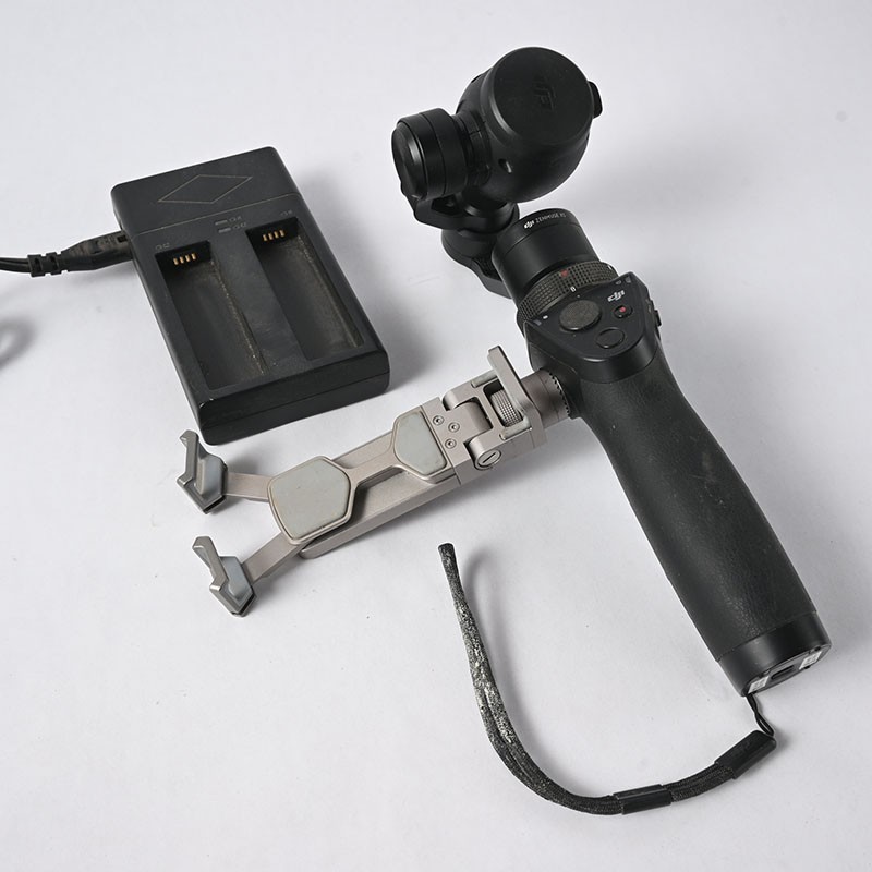 DJI Osmo Handheld 4K Camera and 3-Axis Gimbal Zenmuse OM160 – Excellent – OFFER