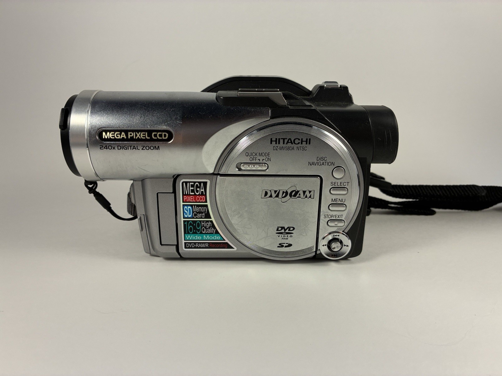 Hitachi DZ-MV580A DVDCam Handheld Camcorder DVD-RAM SD 240x Silver/Black