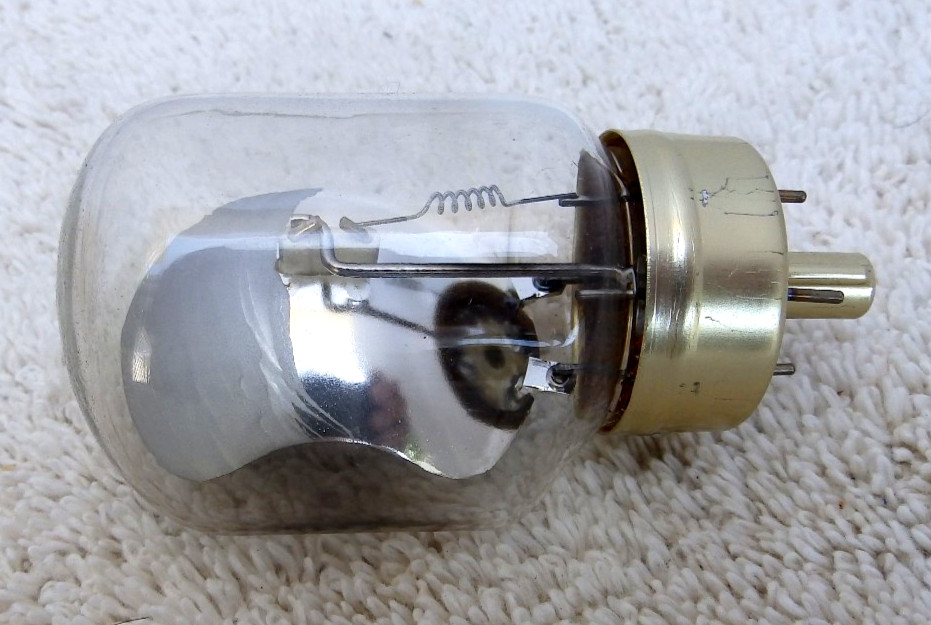 GE DLH 250W 120V Photo Projection LIGHT BULB Studio Lamp Projector