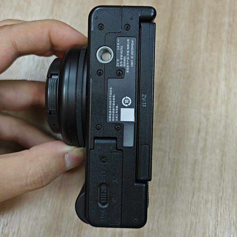 Sony ZV-1F Vlog Camera 4K for Content Creators and Video Recorders Black Wi-Fi