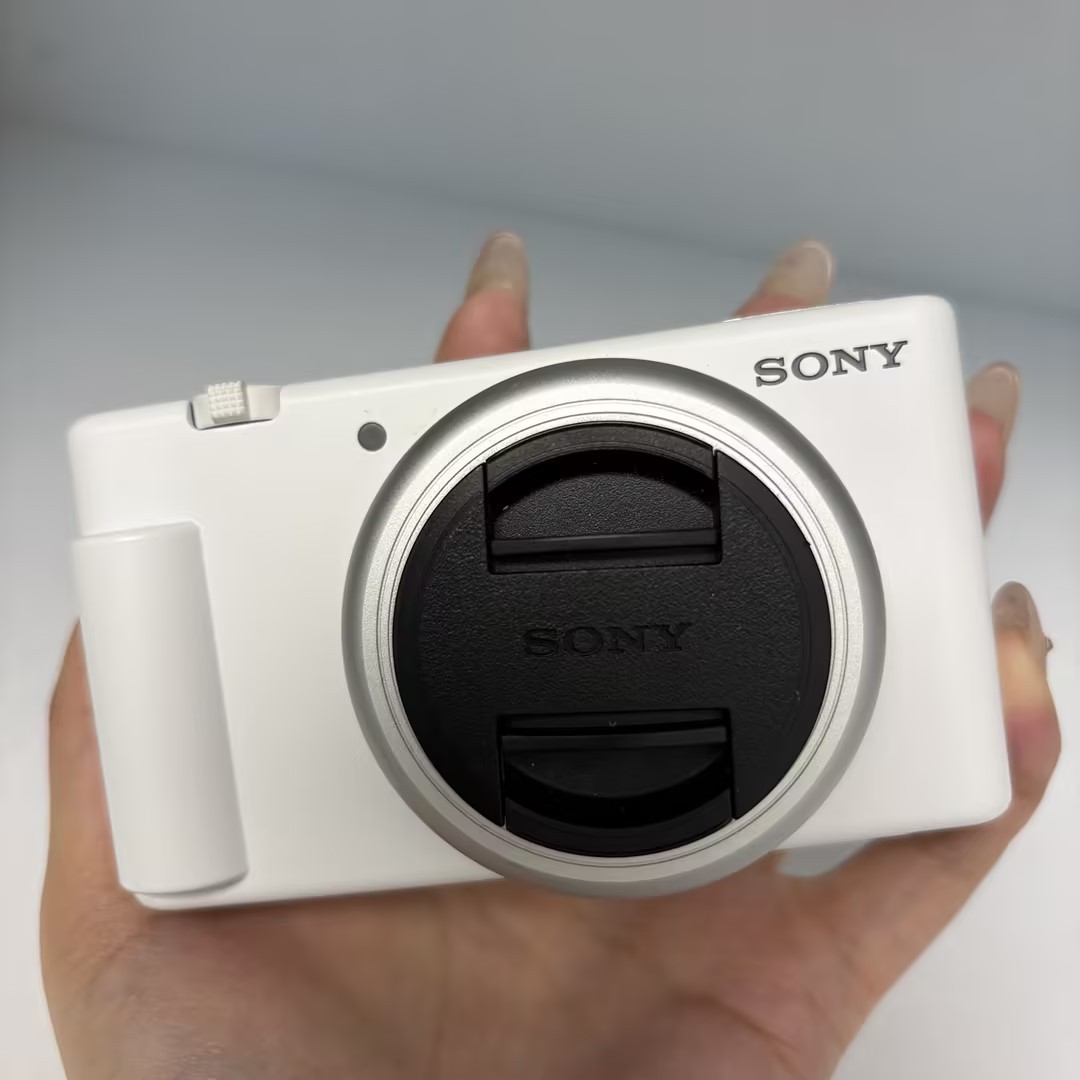 Sony ZV-1F Vlog Camera for Content Creators and Vloggers 95% New