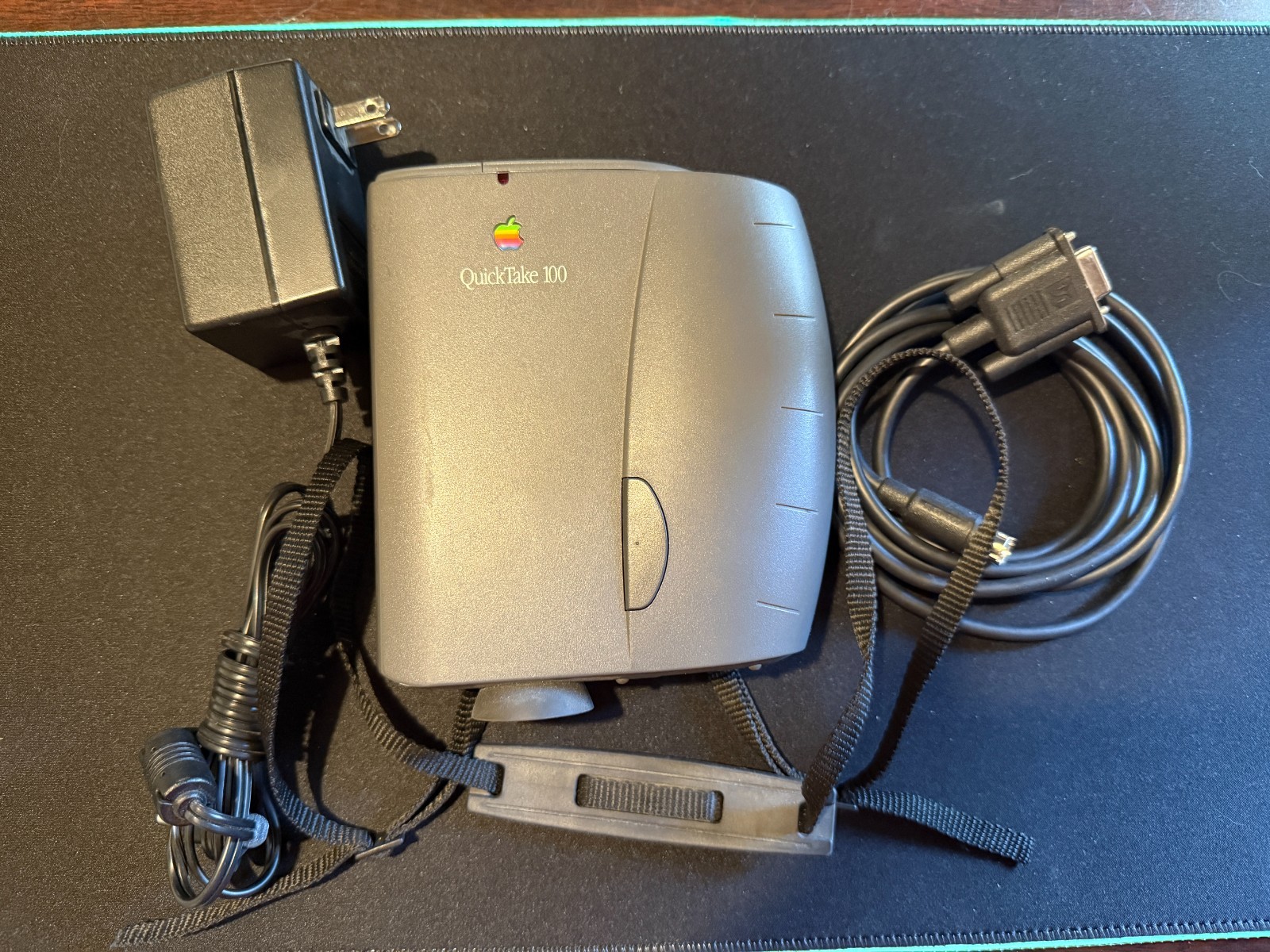 Apple QuickTake 100 Digital Camera Vintage Collectible