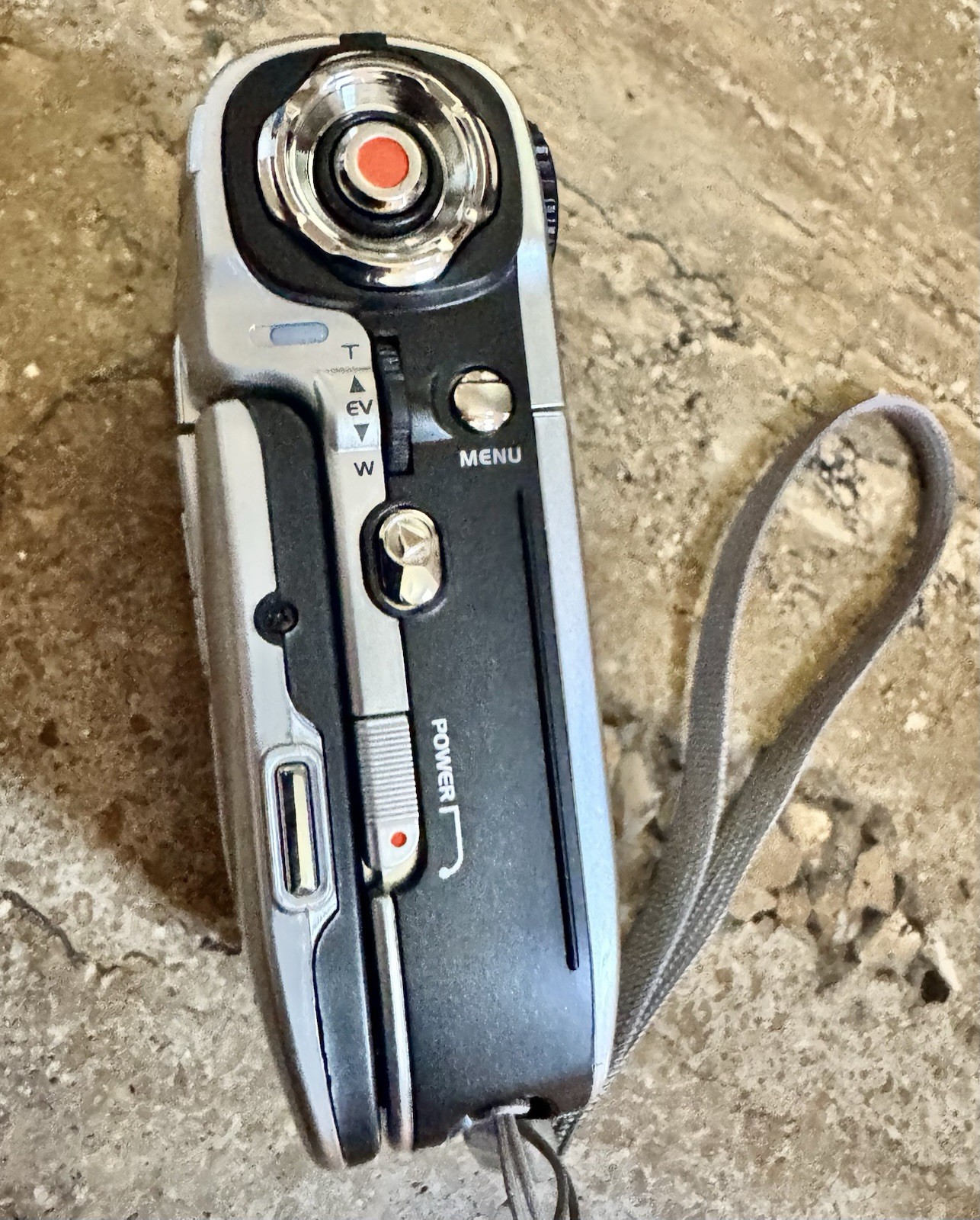 Digital Camera DXG-579V HD Video Camera Silver 8.0 MP , 4x Zoom Open Box