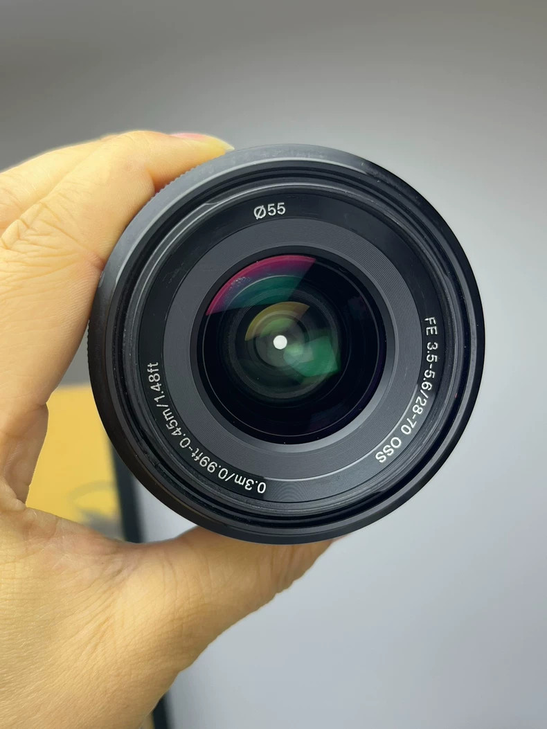 Sony Alpha A7 24.3MP Full Frame Mirrorless Digital Camera with 28-70mm Lens Kit