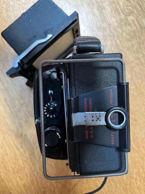 Graphic wide angle camera 47mm f/8 Super Angulon lens – Graflok – roll holder