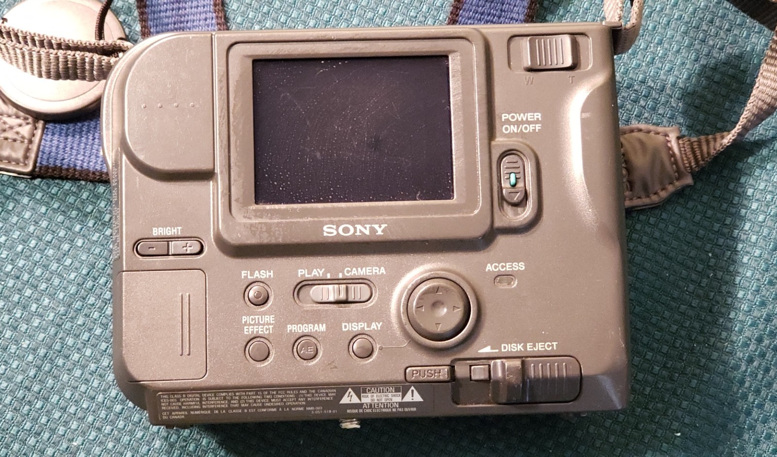 Sony Mavica MVC-FD75 0.4MP Digital Camera – Silver and Black Not Tested