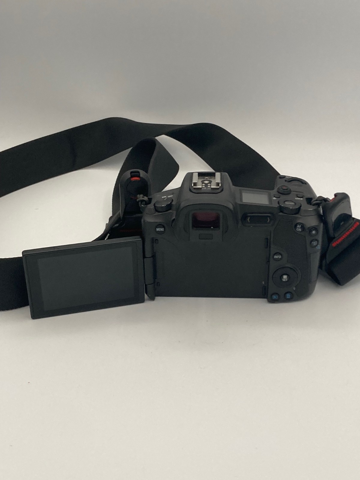 Canon EOS R Mirrorless Digital Camera Body 512GB SD Card Battery Charger Strap