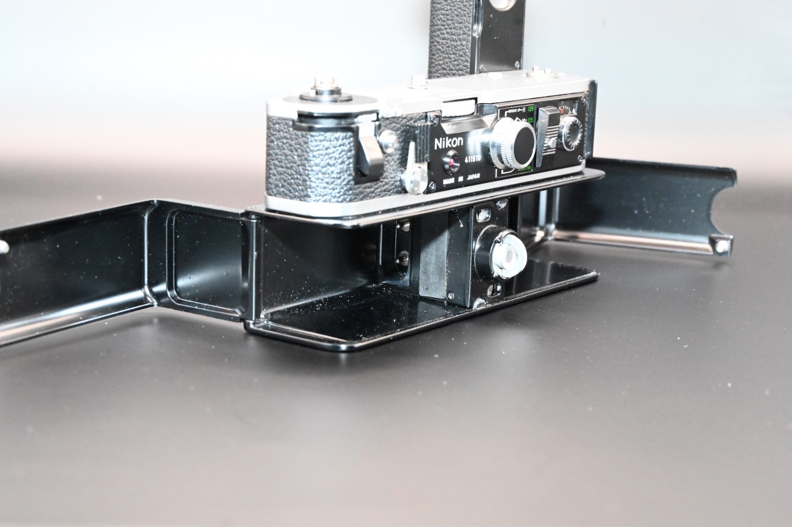 Nikon F2 Motor Drive MD-2 w. MB-1 Battery Pack, Mint Condition
