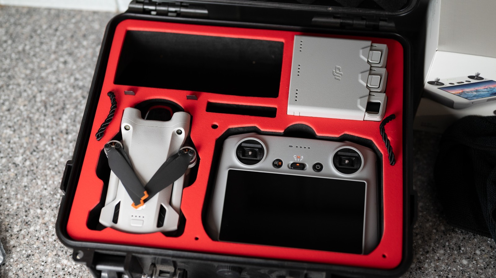 DJI Mini 3 Pro Fly More Combo DJI RC Screen Remote 3 Batteries ND Filters Case
