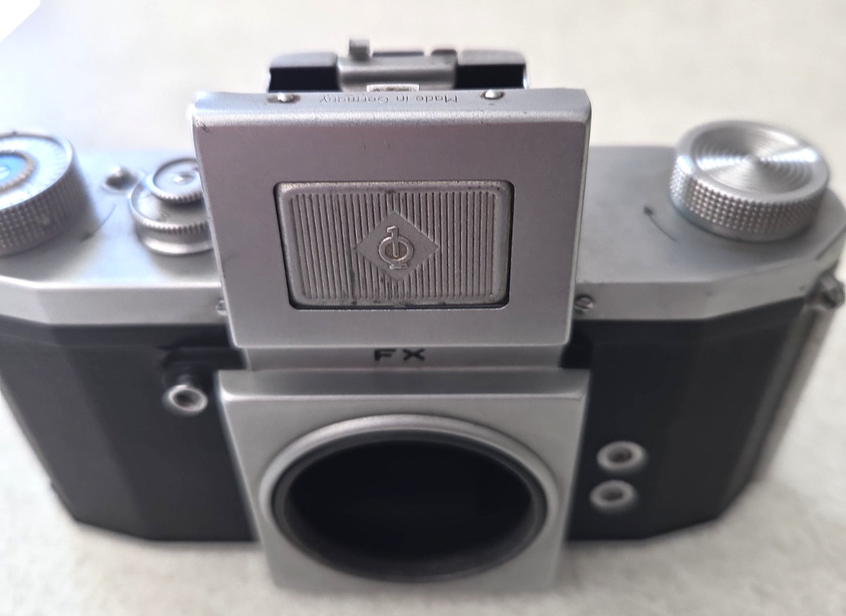 **** 1952 PRAKTICA FX KW KameraWerkstatten Praktiflex Film Camera Body WITH CASE