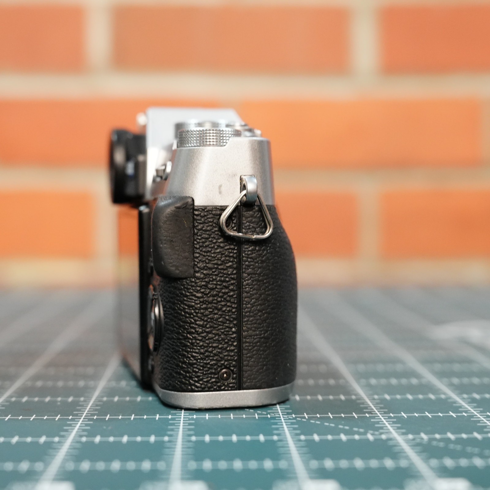 Fujifilm X-T20 24.3MP Mirrorless Digital Camera (silver) body only 95% New