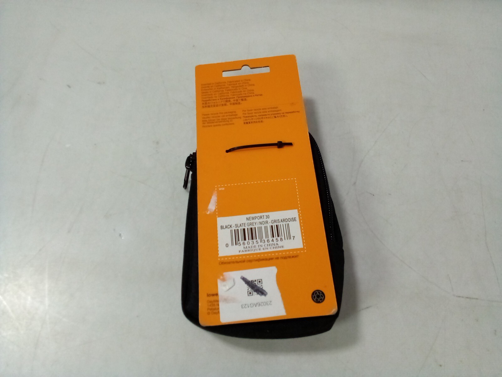LOWEPRO CAMERA OR PHONE CASE! Newport 30 5.5in X 3.5in X 1.5in