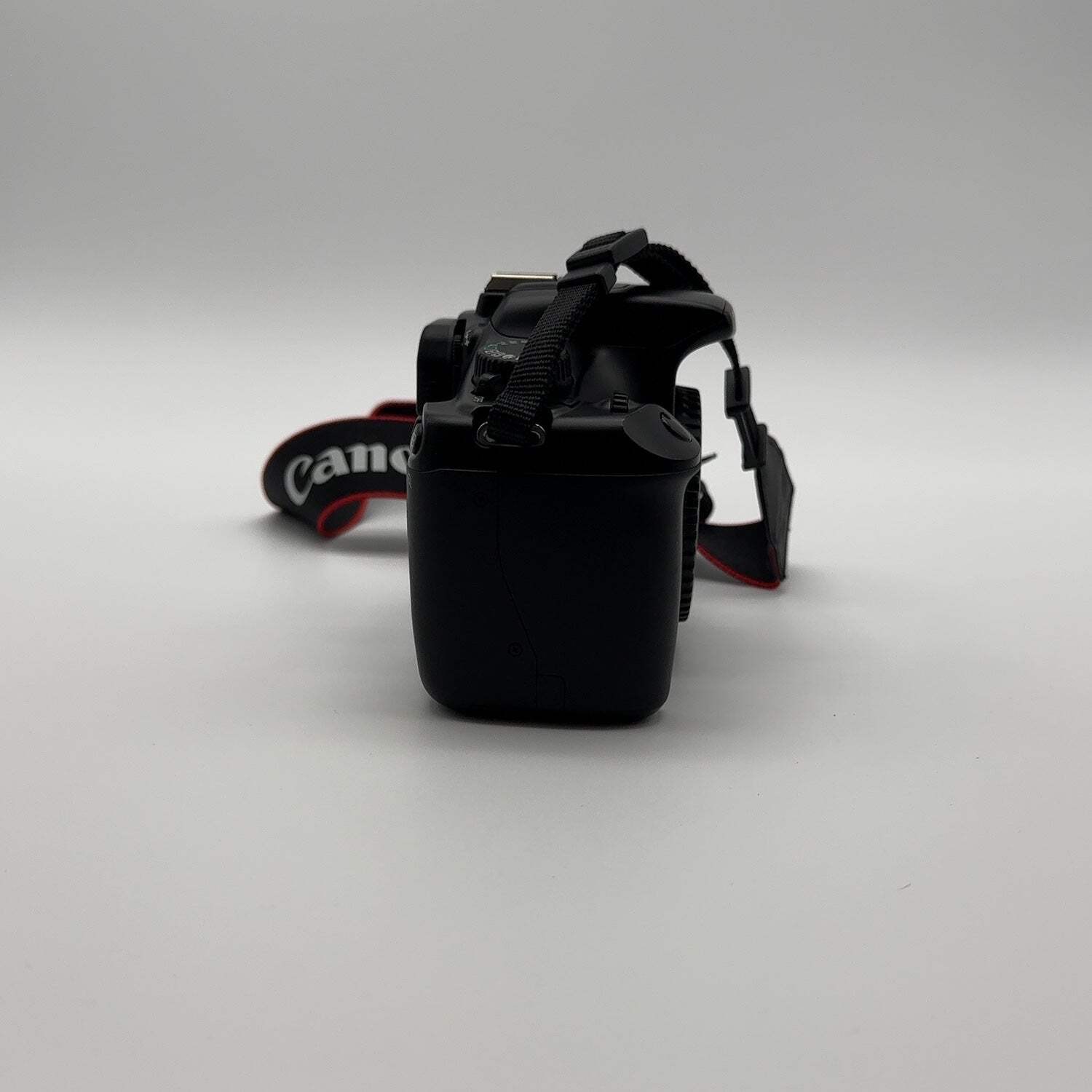 Canon EOS Rebel T3 12.2MP Digital SLR DSLR Camera