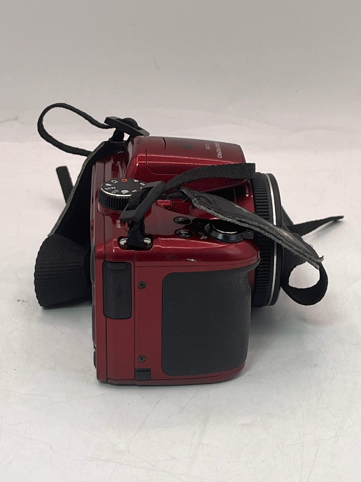 Kodak PIXPRO AZ405 Digital Camera 40X Zoom 20MP 1080P in Red